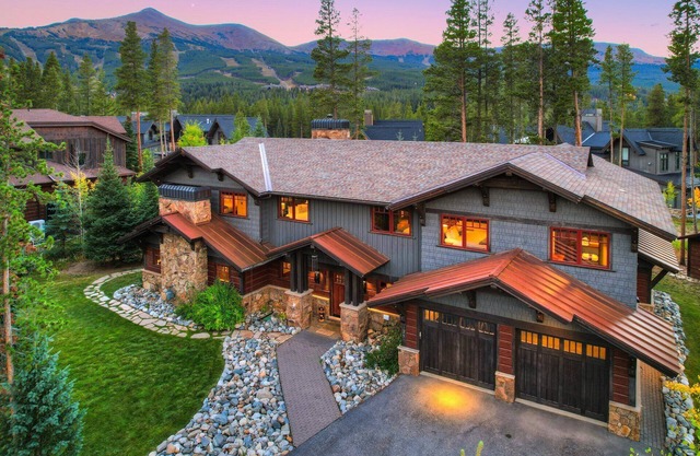 NEW Double Diamond Lodge by the Nordic Ski Trails! Luxury, Views, XBOX, Foosball, Billiards