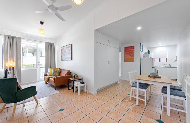 New Farm Nest! 2Bed/1Bath/Balcony