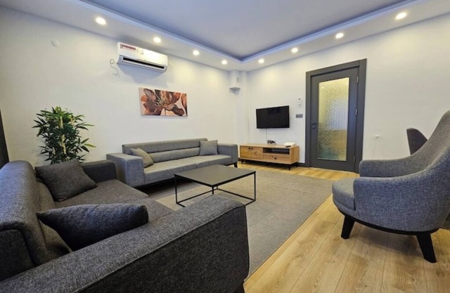 New Flat&Large Living Space(2-6) Near Lara Beach