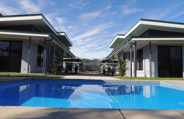 New Home with A/C | Wi-Fi | W&D | Smart TV | Full Kitchen | Pool | Free Parking