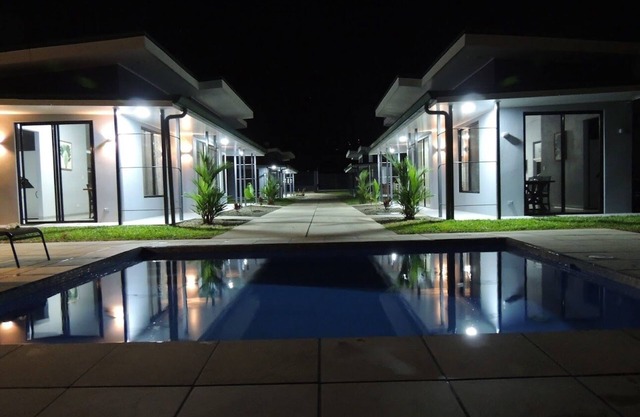 New Home with A/C | Wi-Fi | W&D | Smart TV | Full Kitchen | Pool | Free Parking
