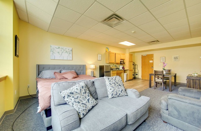 New Kensington Apt Near Parks: Pets Welcome!