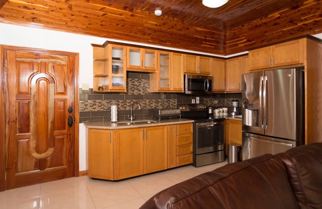 New Kingston Guest Apt at Fairway