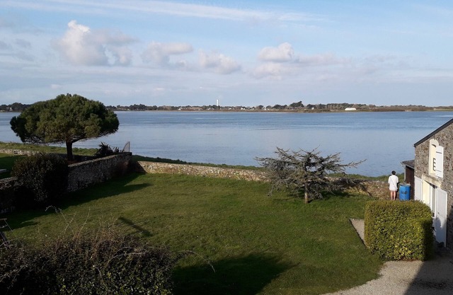 NEW: Large ground floor apartment in front of Portbail harbor