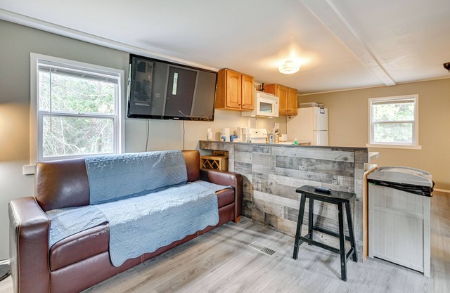 New Lisbon Family Gem ~ 3 Mi to Castle Rock Lake