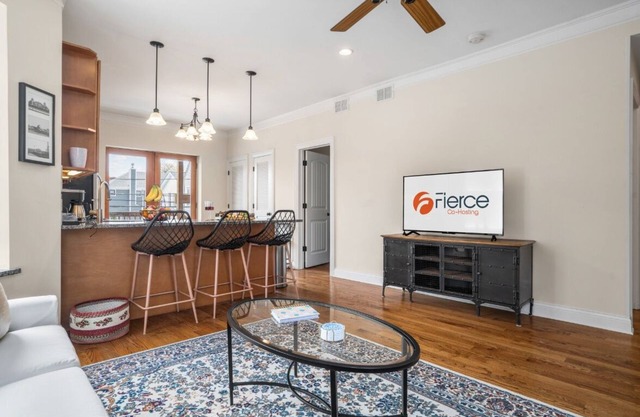 New Listing/20% Discount 32+/Fast Wi-Fi/1 Parking Spot!