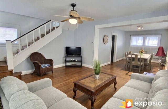 New listing “City Splendor” -Cheerful 4BDR 2BA York City home