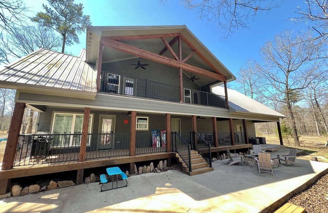 New Listing on Little Mo River! Game Room! Relax & Have Fun! 4 Bed, 4.5 Bath
