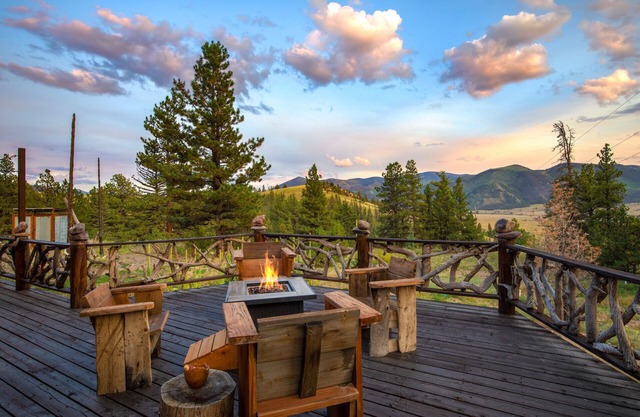 New Listing! Secluded Mountain Retreat - Hot Tub - 15 Mins to Creede