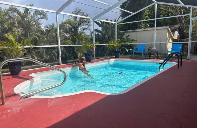 NEW LOWER AUGUST RATES. PRIVATE POOL HOME MINUTES TO BEACHES, DOWNTOWN.