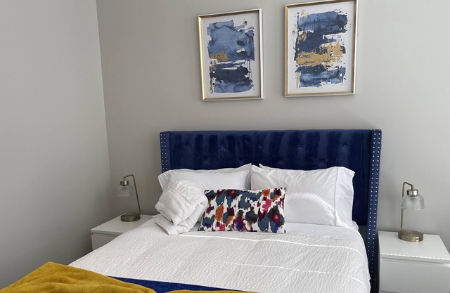 *New Luxurious* 2bd 2bth Apt near train to NYC and Newark Airport