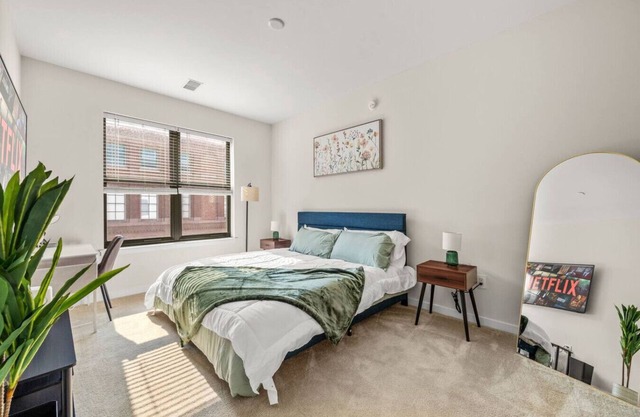 New Luxury Apt with Pool Roof Deck Gym King Bed