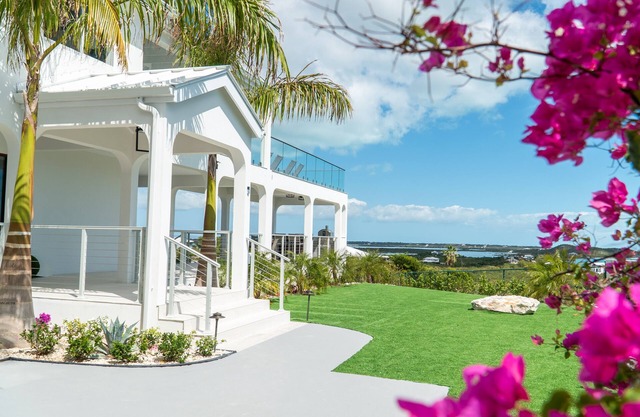 New Modern Villa with great panoramic views