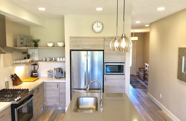 NEW Modern 3 Story Townhouse with Mountain & Golf Course Views in Eagle County