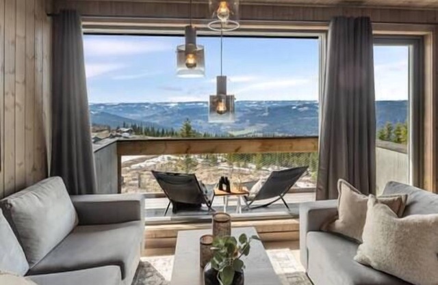 New modern apartment with ski in/out in Hafjell