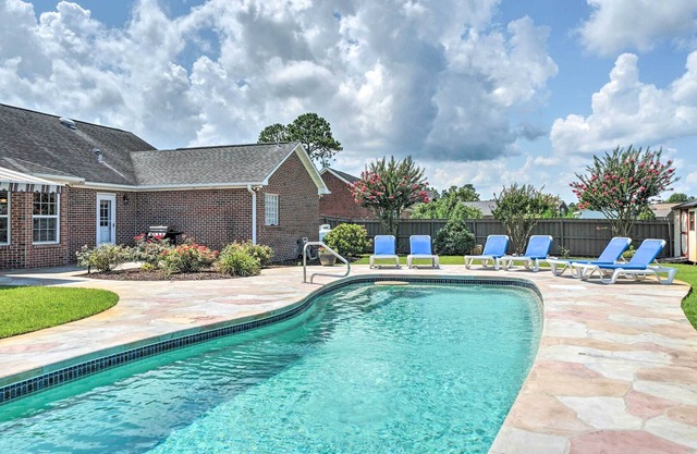 NEW! Modern Corporate Retreat By Downtown & Beach!