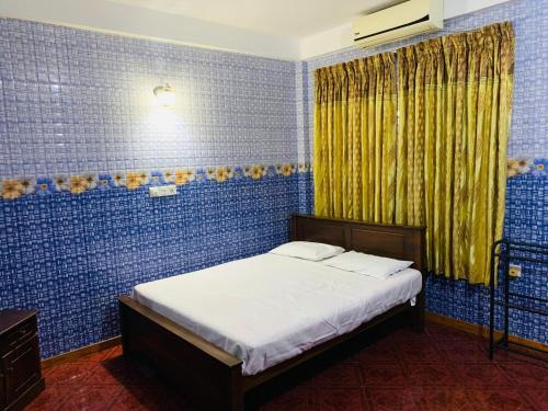 New Modern Semi Luxury Tourist Hotel