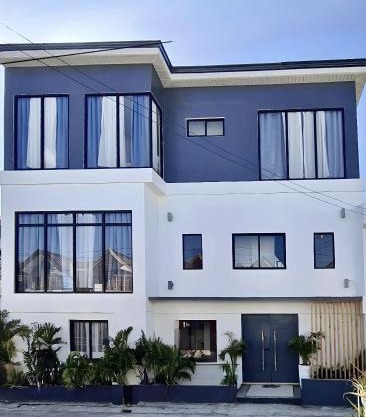NEW Modern Suite near Airport & Beach