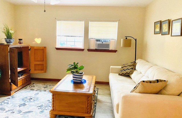 New Orleans Northshore 40 minutes from New Orleans . Safe and peaceful