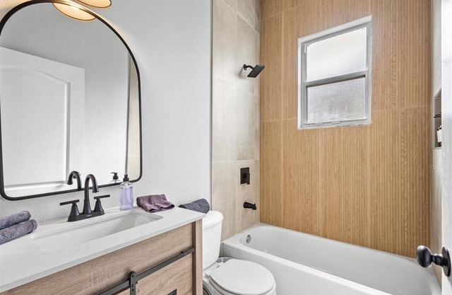 NEW! Poolside Oasis - Spacious Modern Home - Pool Home Just RENOVATED!