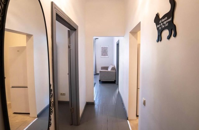 New renovated 2-bedroom apartment