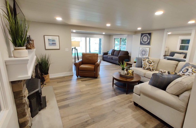 NEW - Renovated Cottage on Beautiful Bills Lake