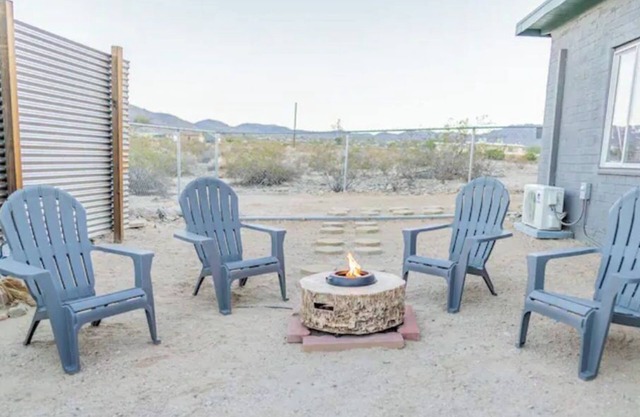 NEW! Rising Star Cactus Villa @ Joshua Tree - Hot Tub, Fire Pit & Outdoor Shower