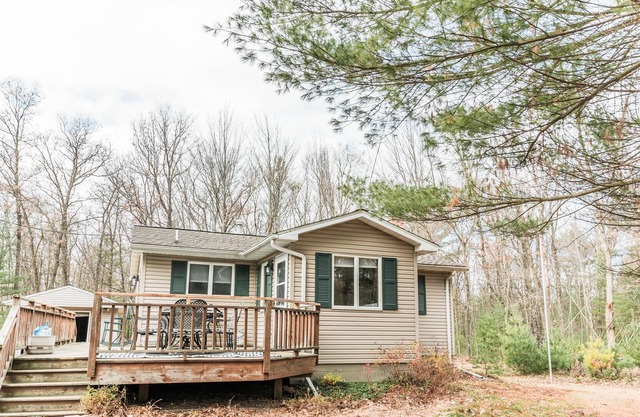 NEW! Secluded Cozy Cottage w/Deck, BBQ & Fire Pit!