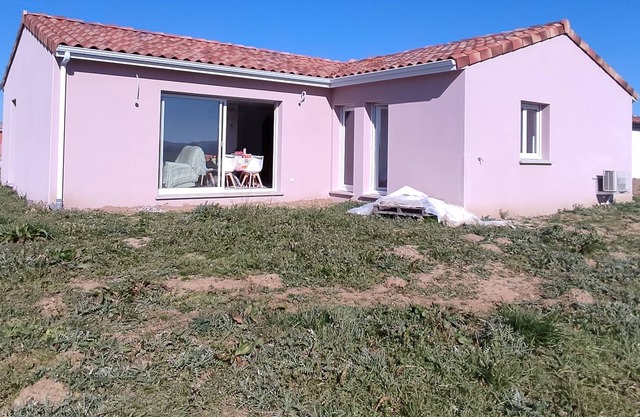 New single storey house 1 hour from Lourdes. Pyrenees mountainous landscape