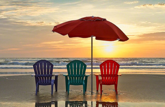 New Smyrna Beach Retreat Ocean Views,Flagler Ave,shops & restaurants nearby.