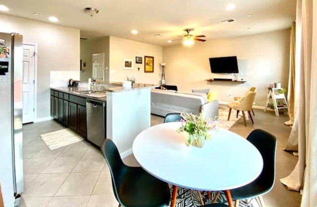 New Spacious South Austin Modern/Cozy