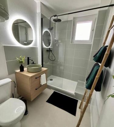 New Studio Cosy - Proche RER et centre ville