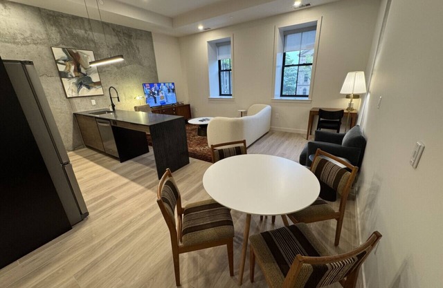 *NEW Stunning 2B/1B Downtown Halifax