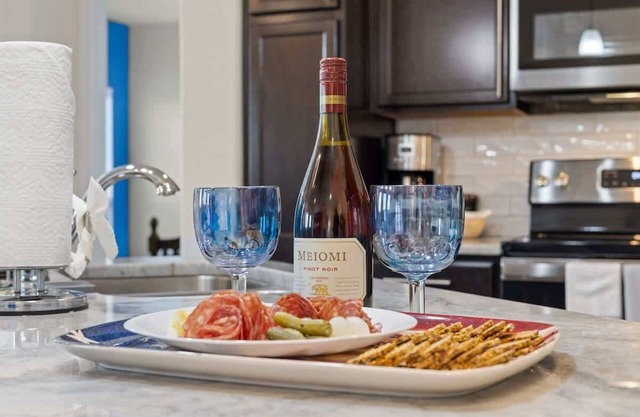 NEW* Temple+4Bd+1 Story+Pet Friendly+FAST Wi-fi