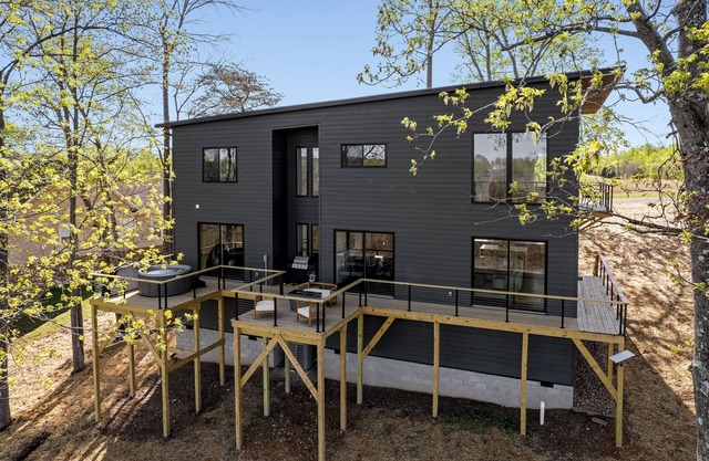 NEW! The Panorama Overlooking Center Hill Lake