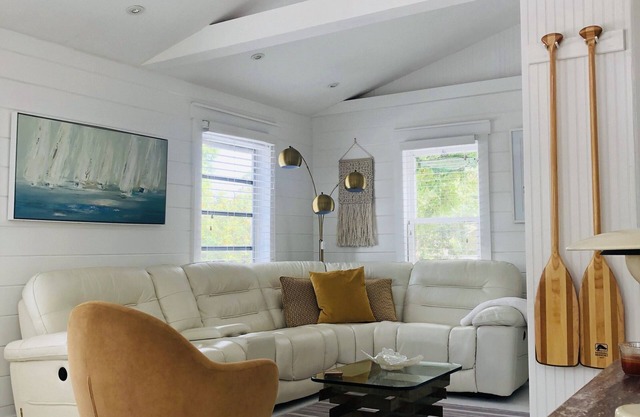 NEW! The “WATERSIDE” COTTAGE~With dockage