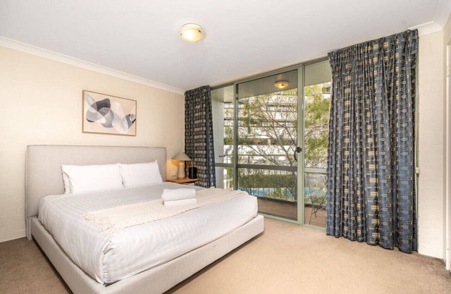 New to VRBO: Howitt Place Apt minutes to Parliamentary Triangle