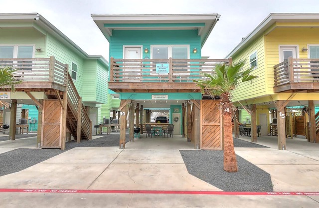 New Turquoise Treehouse Bungalow!