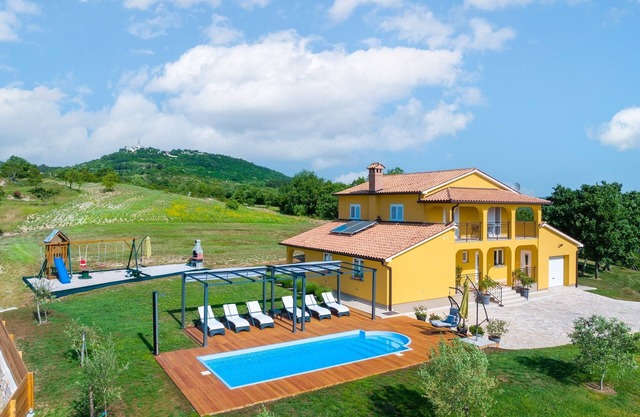 New Villa for 8 people with spectacular view