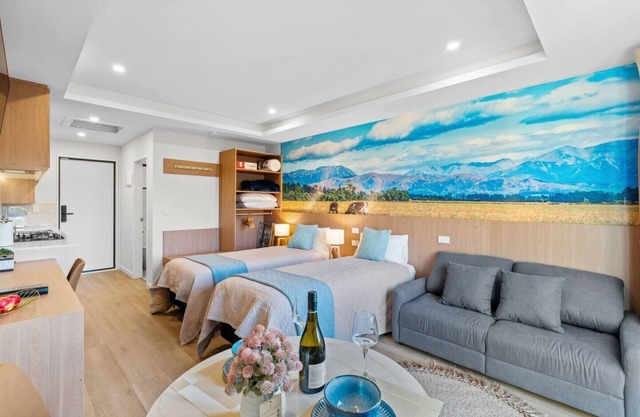 New warm 1 bedroom studio/2 single bed+sofa bed/unit 3