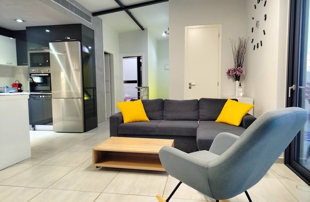 New, Yianna's Modern Central home at Chania Koum kapi area!