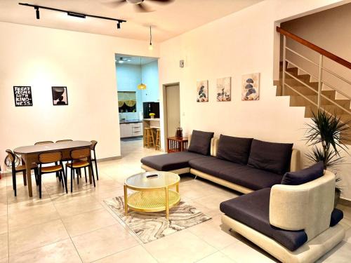 New2 Storey Terrace House Night Market