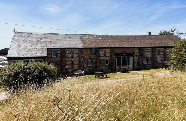 NEWFIELD FARM COTTAGES, pet friendly in Blandford Forum