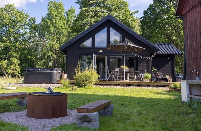 Newly built cottages with jacuzzy and sauna