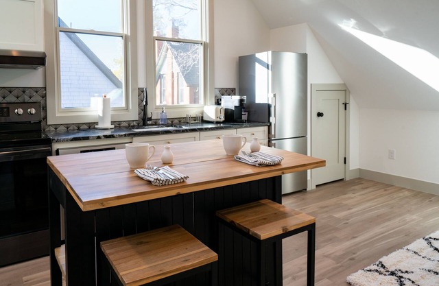 Newly Built Guest House - Baker Neighborhood