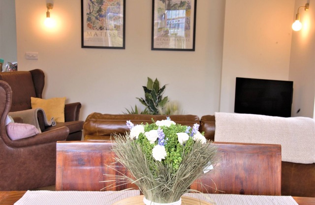 Newly Converted Bar Lodge in Village location
