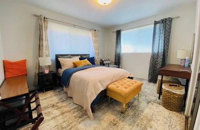 (:Newly Cozy 4 Beds and 2 baths Unit for you:)