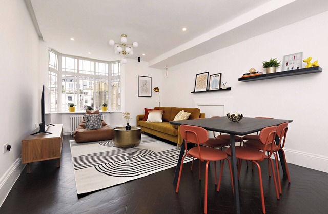 Newly refurb & Spacious 3 Bedroom Flat - Hyde Park W2