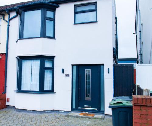 Newly Refurbished - Affordable Four Bedroom Semi-Detached House Near Luton Airport and Luton Hospital