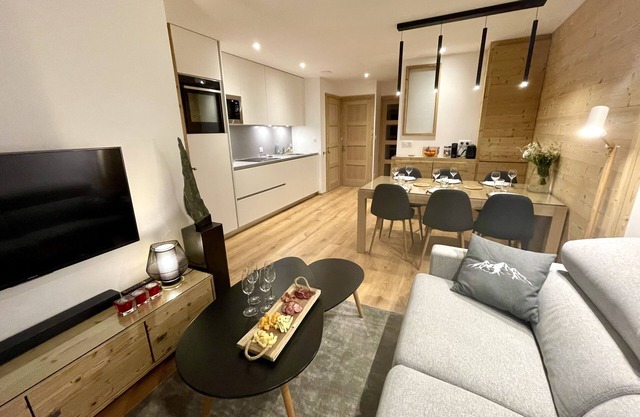 Newly refurbished apartment in mountain chalet style